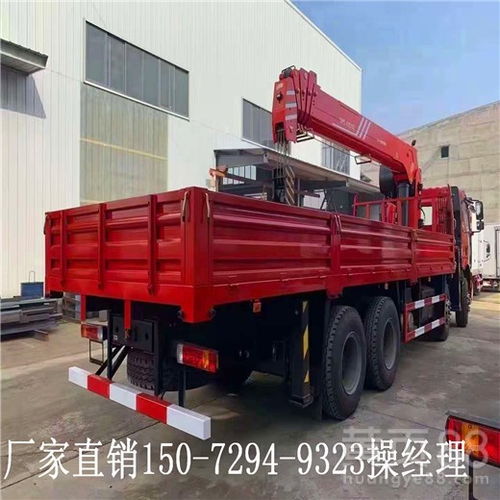 随车吊操作简单高效，清障随车吊应用广泛